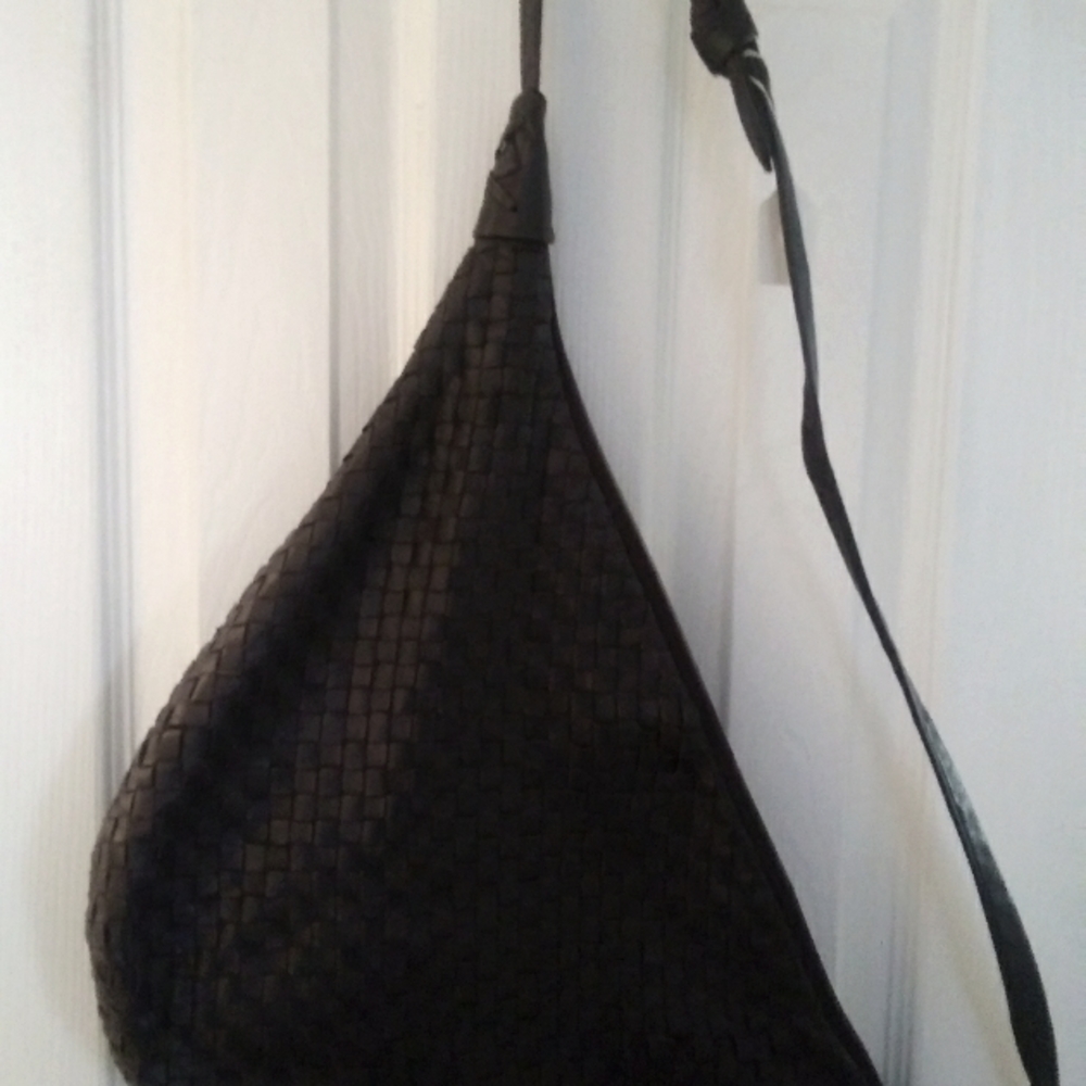 Leather weaved shoulder strap bag